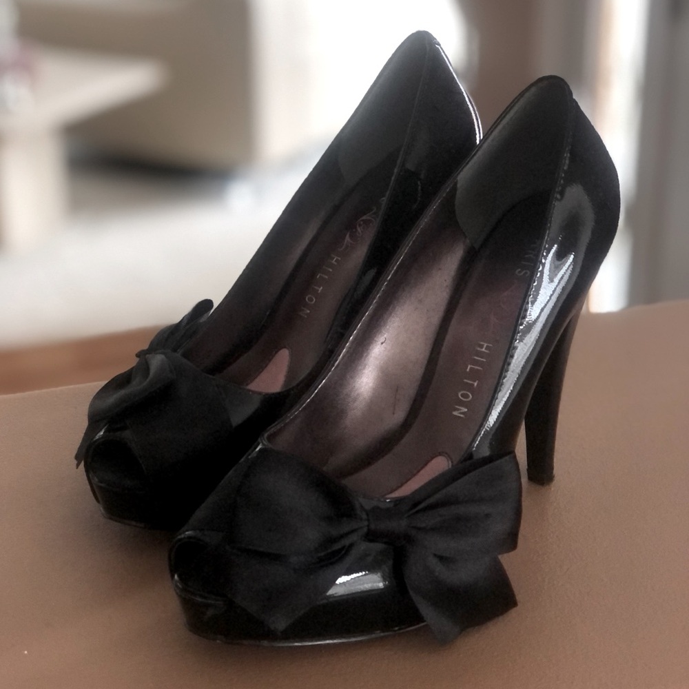 Paris Hilton Black Patent Pink Bottom Stilettos 8M